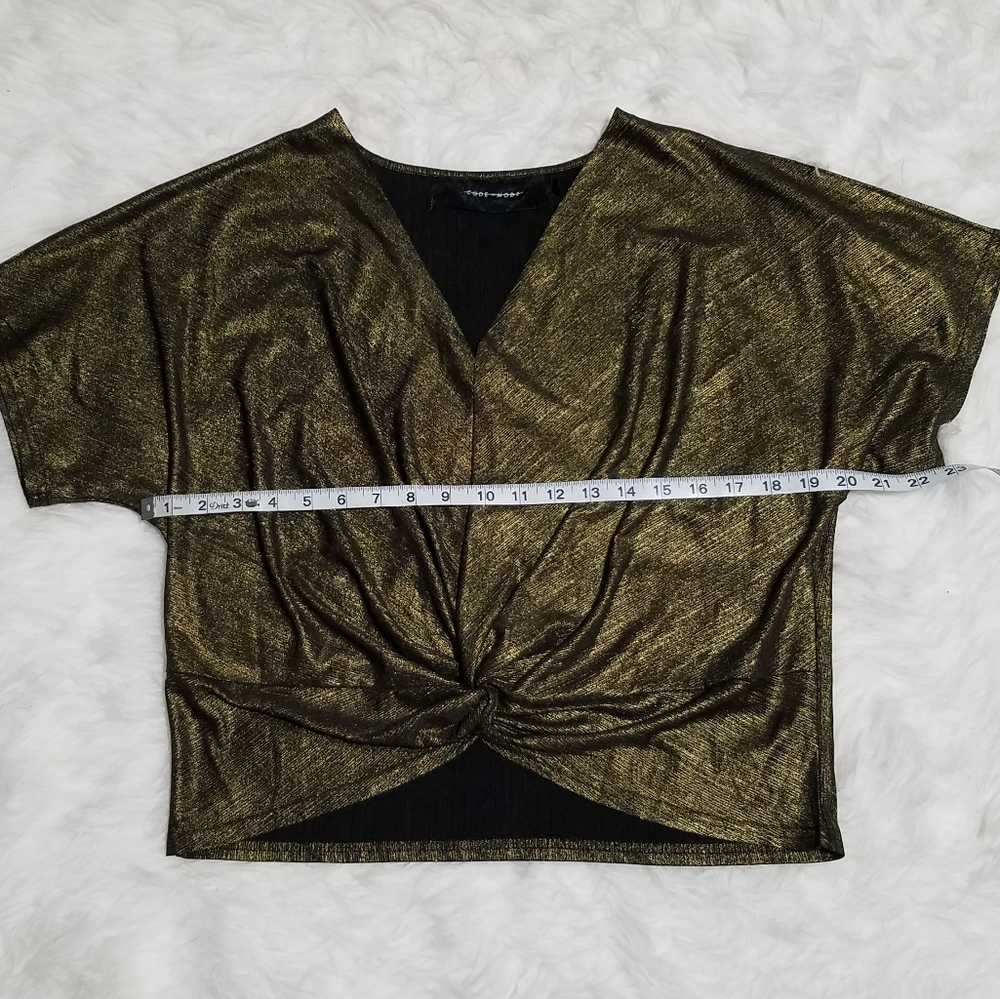 Code × Mode Gold Top - Picture 7 of 8